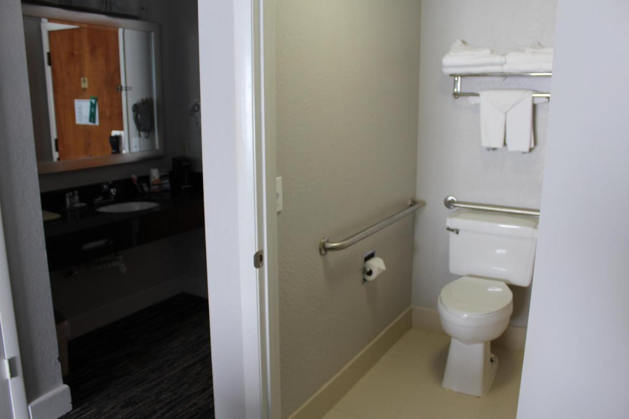 Quality Near Cumberland Mountain State Park Inn 2*