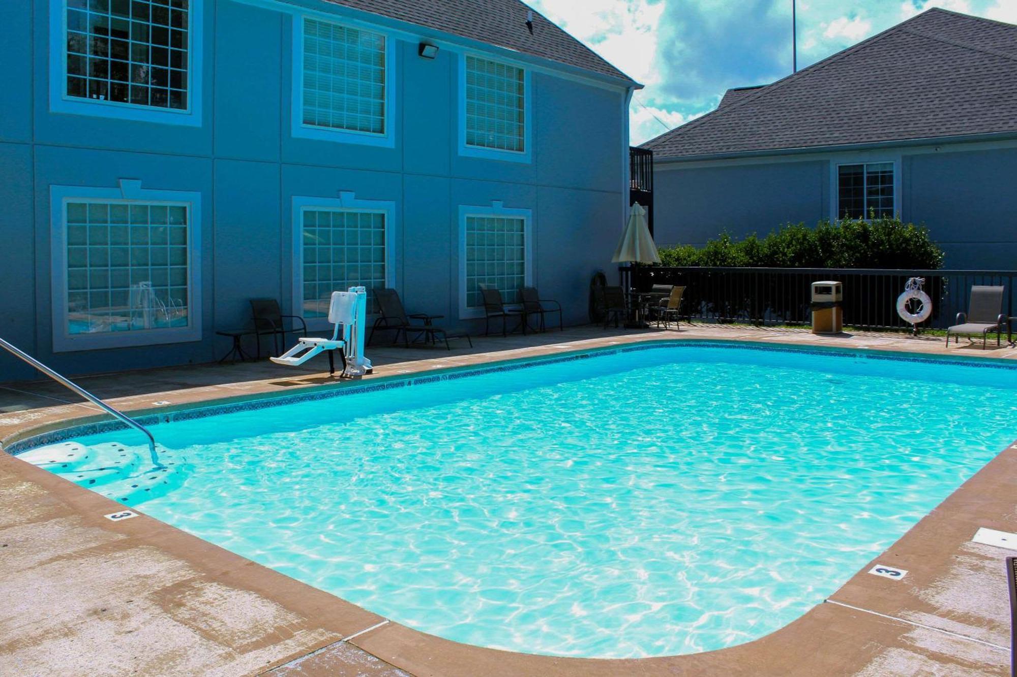 Inn Quality Near Cumberland Mountain State Park 2*